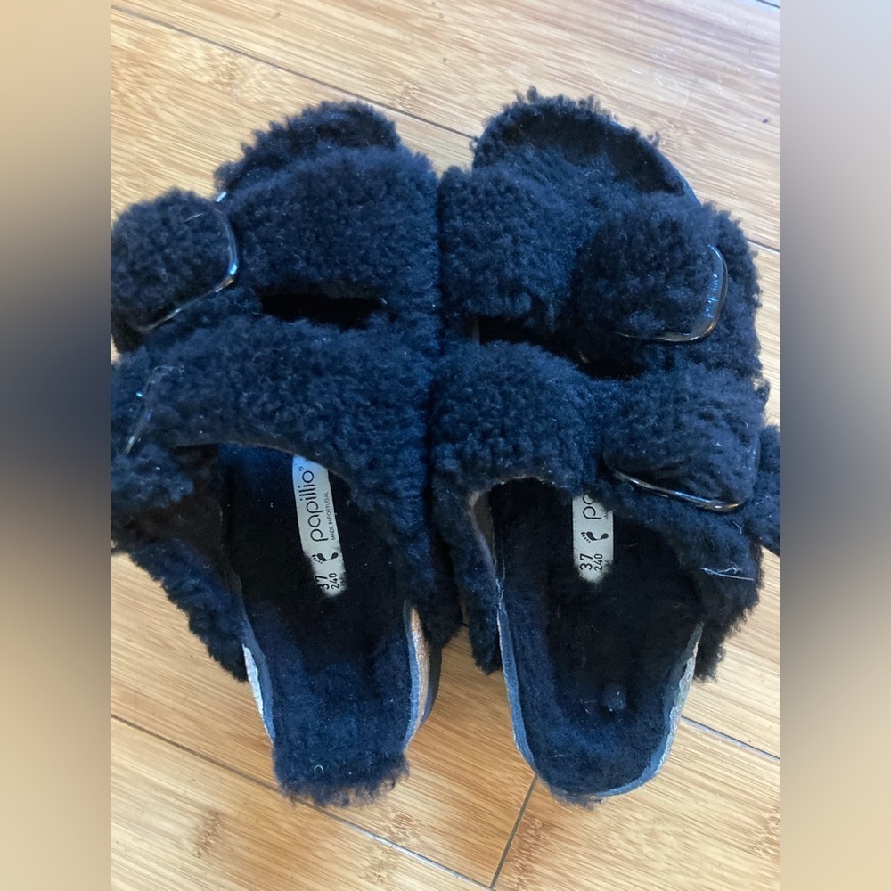 NEW Big Buckle Shearling - Picture 10 of 14
